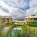 Sea View Luxury At Your Fingertips Apartmán