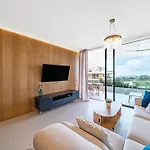 Sea View Luxury At Your Fingertips *
