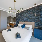 Sea View Luxury At Your Fingertips *