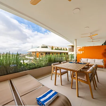 Sea View Luxury At Your Fingertips