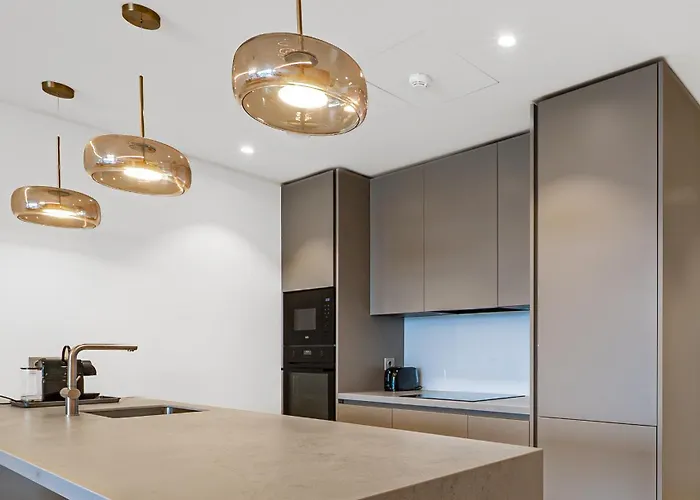 Sea View Luxury At Your Fingertips *