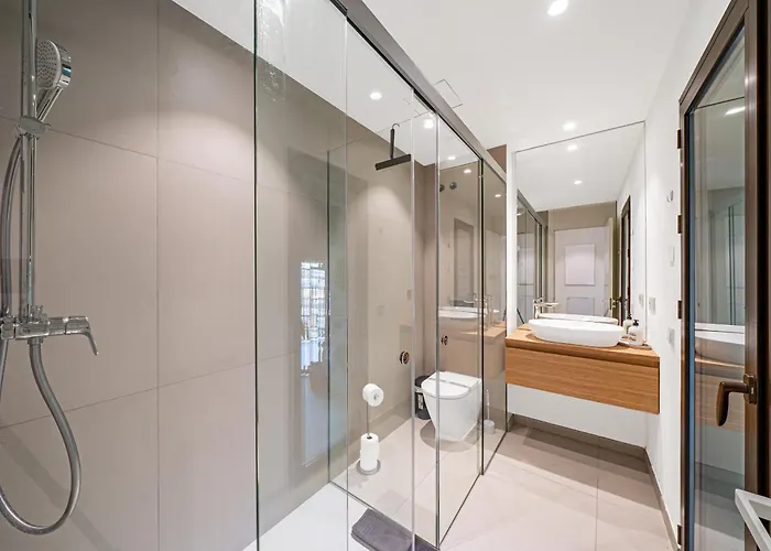 Sea View Luxury At Your Fingertips דירה פואנגירולה