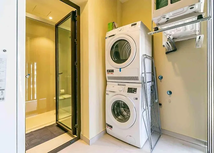 Sea View Luxury At Your Fingertips דירה