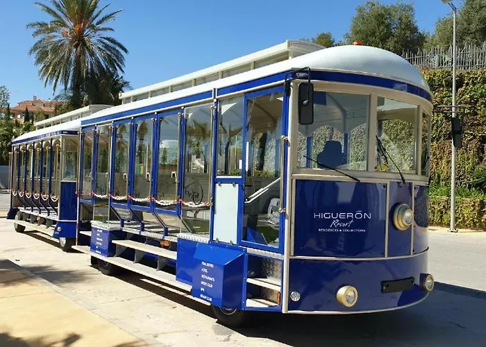 Sea View Luxury At Your Fingertips דירה